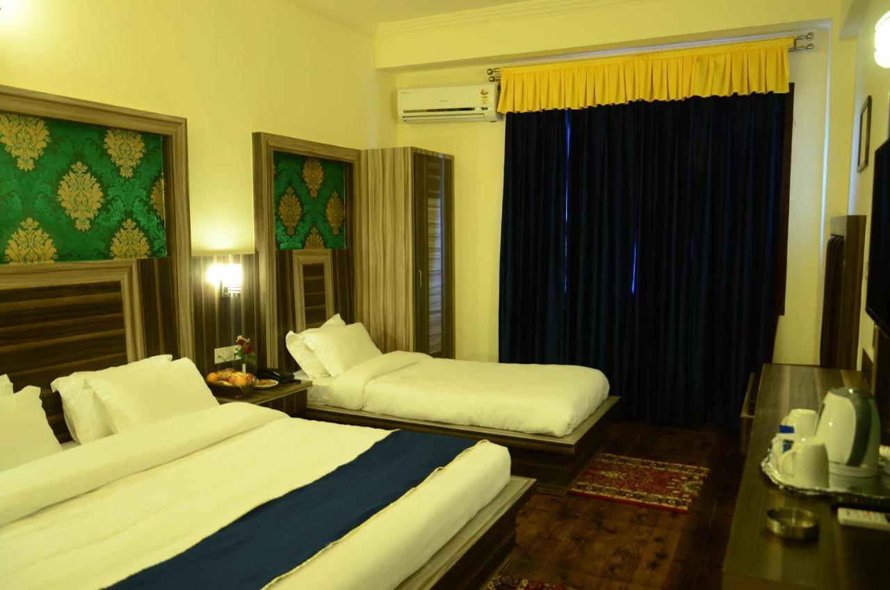 Hotel Grand Sharan Катра Екстериор снимка