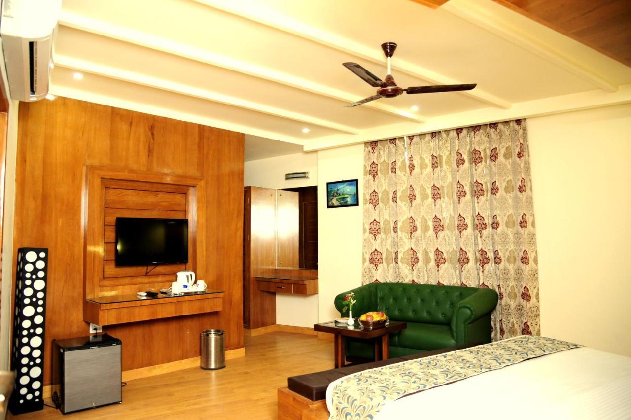 Hotel Grand Sharan Катра Екстериор снимка