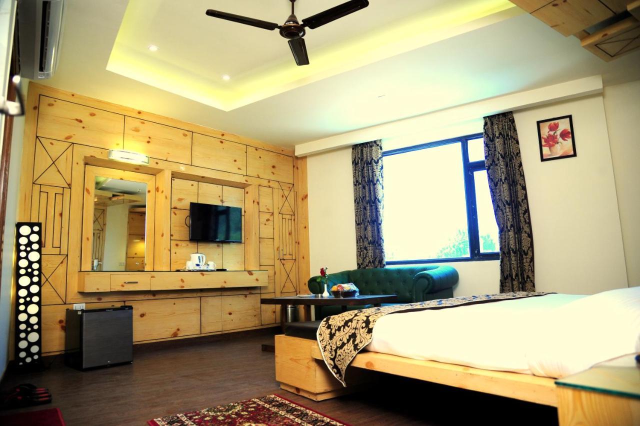 Hotel Grand Sharan Катра Екстериор снимка