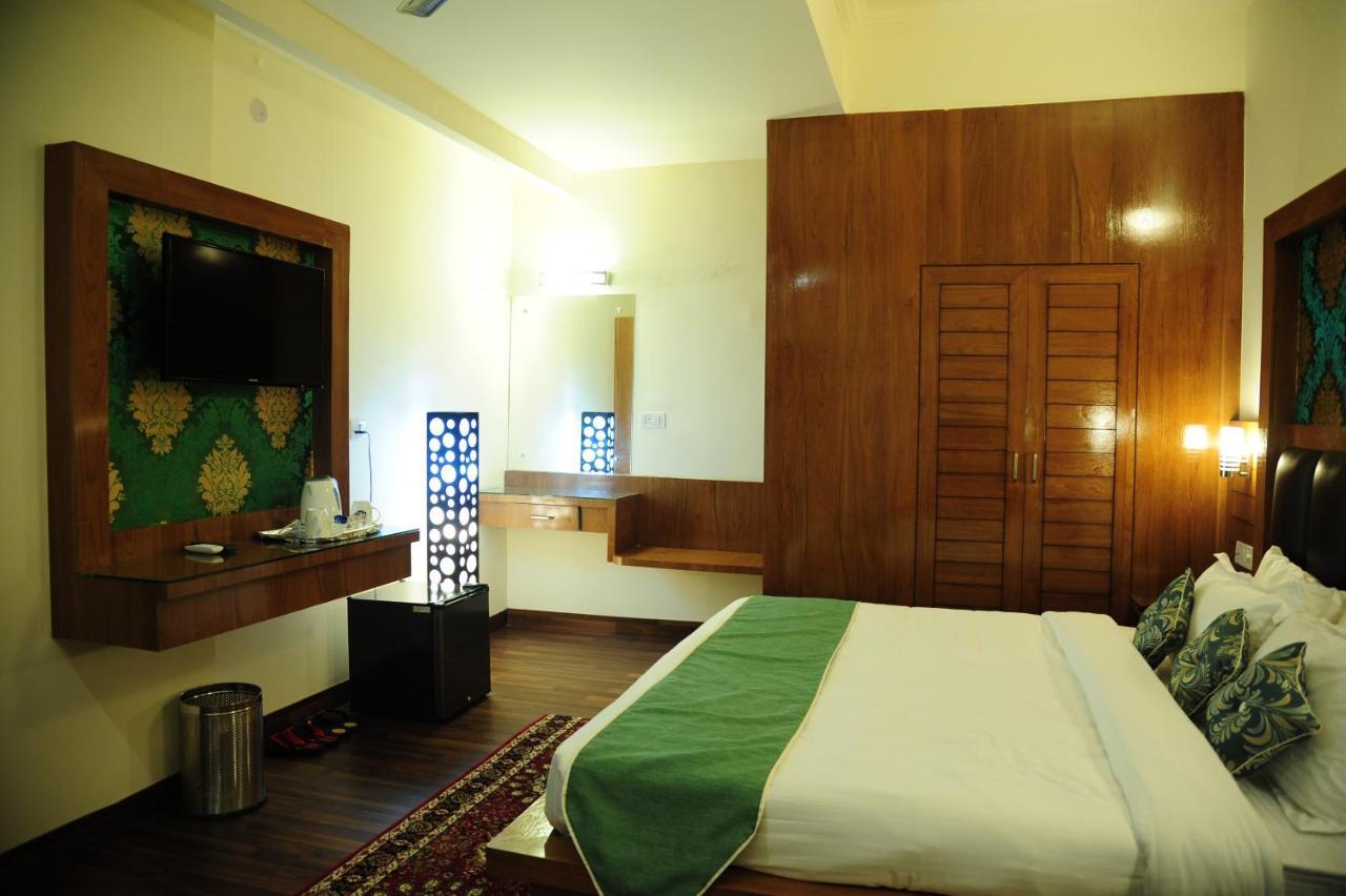 Hotel Grand Sharan Катра Екстериор снимка