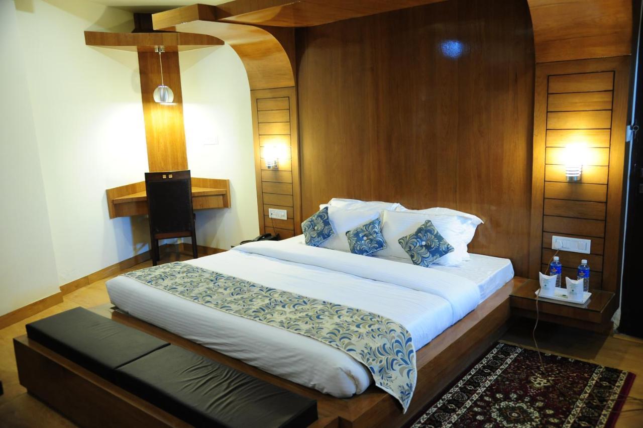 Hotel Grand Sharan Катра Екстериор снимка
