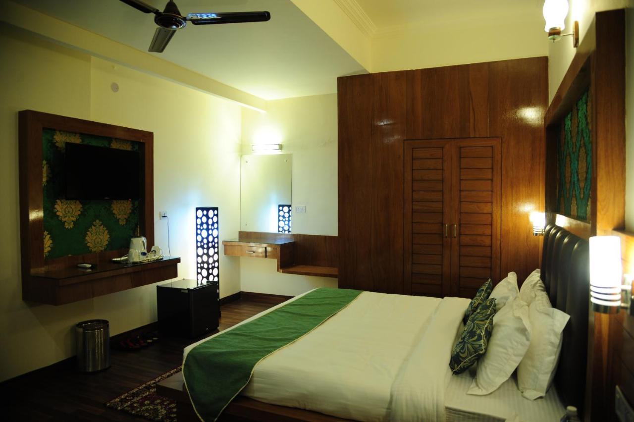 Hotel Grand Sharan Катра Екстериор снимка