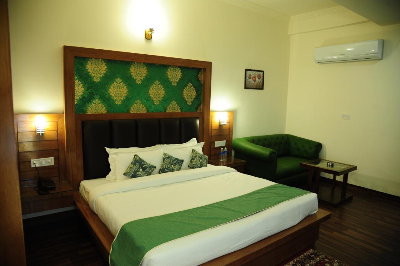 Hotel Grand Sharan Катра Екстериор снимка