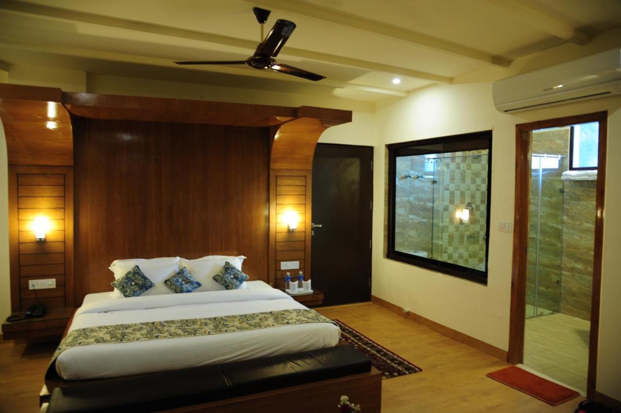 Hotel Grand Sharan Катра Екстериор снимка