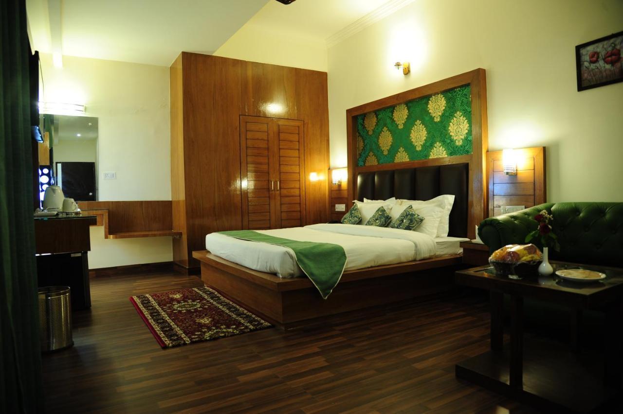 Hotel Grand Sharan Катра Екстериор снимка