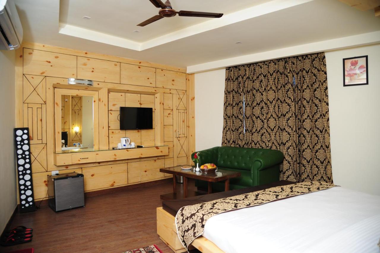 Hotel Grand Sharan Катра Екстериор снимка